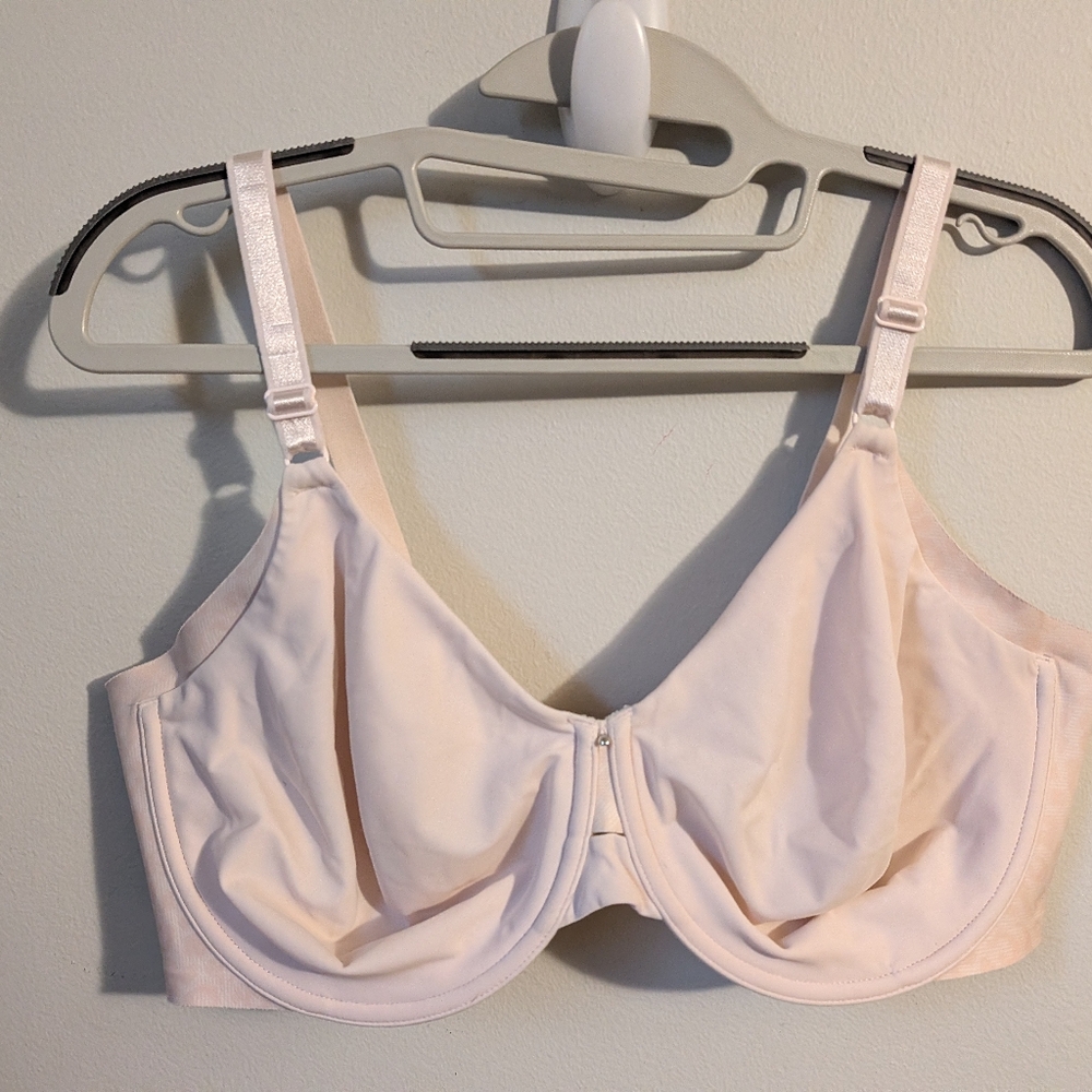 Light Pink With Subtle Animal Print Brand Olga 40dd Bra